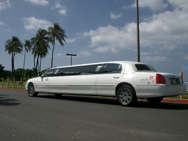 Sakura Limousine in Hawaii